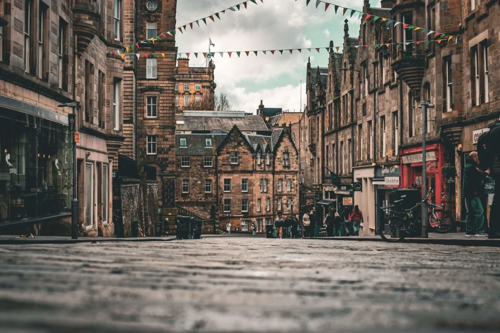 Explore-Edinburgh’s-Old-Town